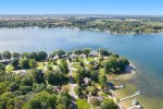 Ideal waterfront location on Hutchins Lake